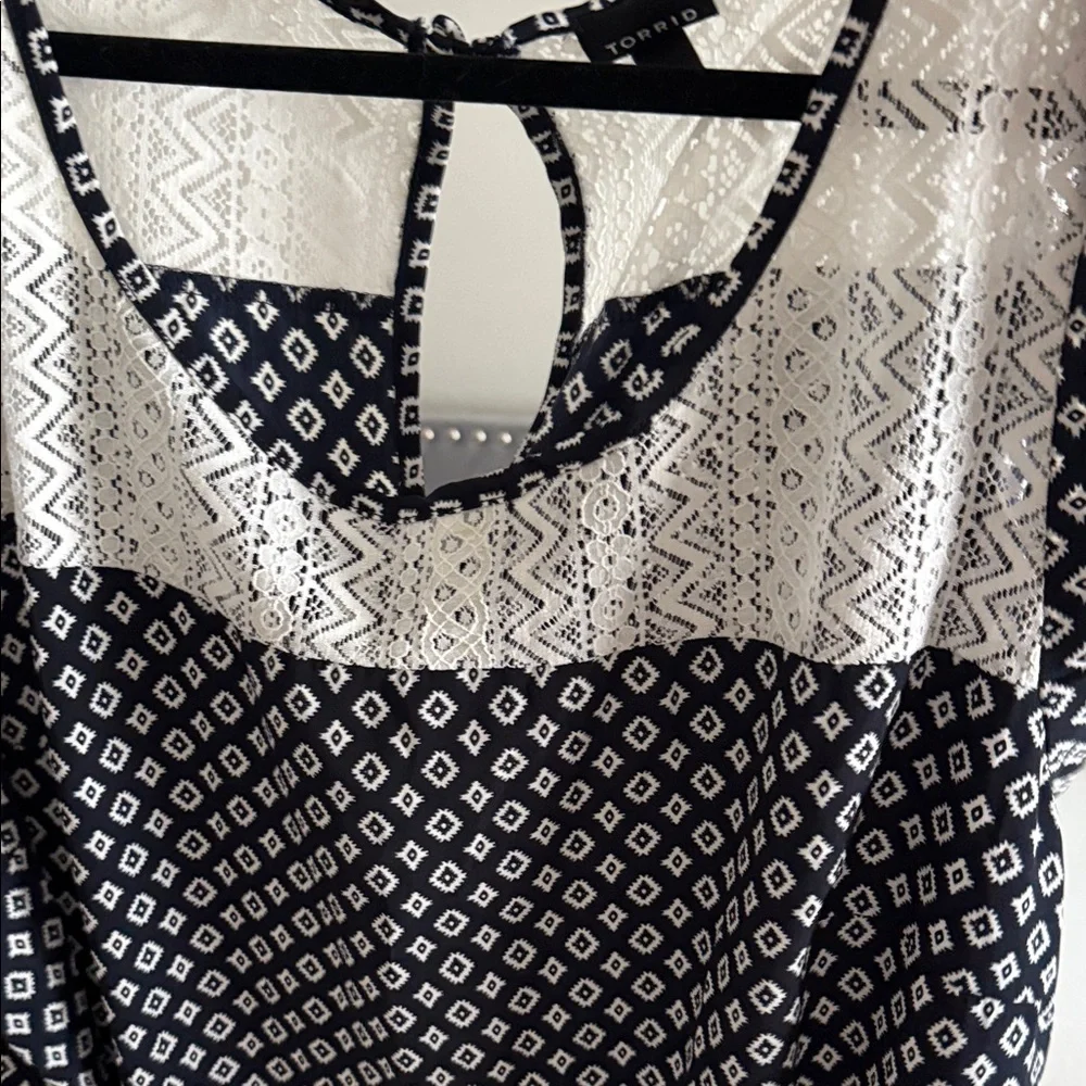 Torrid Navy and White Geometric Blouse - Picture 3 of 4
